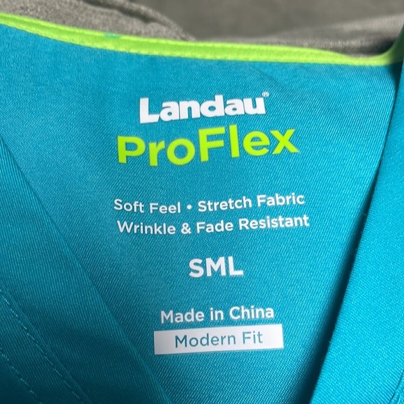 New without tags, scrubs set Landau pro flex. Small top and xsmall pants . - Picture 3 of 4